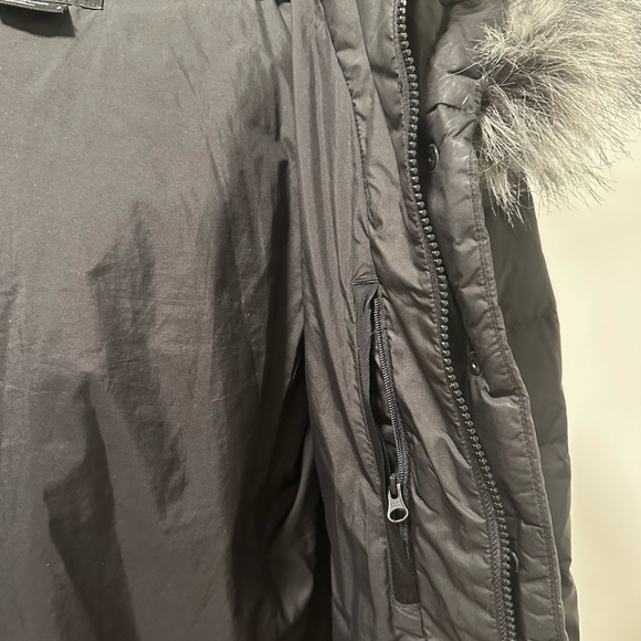 The North Face Winter Coat - Picture 5 of 9